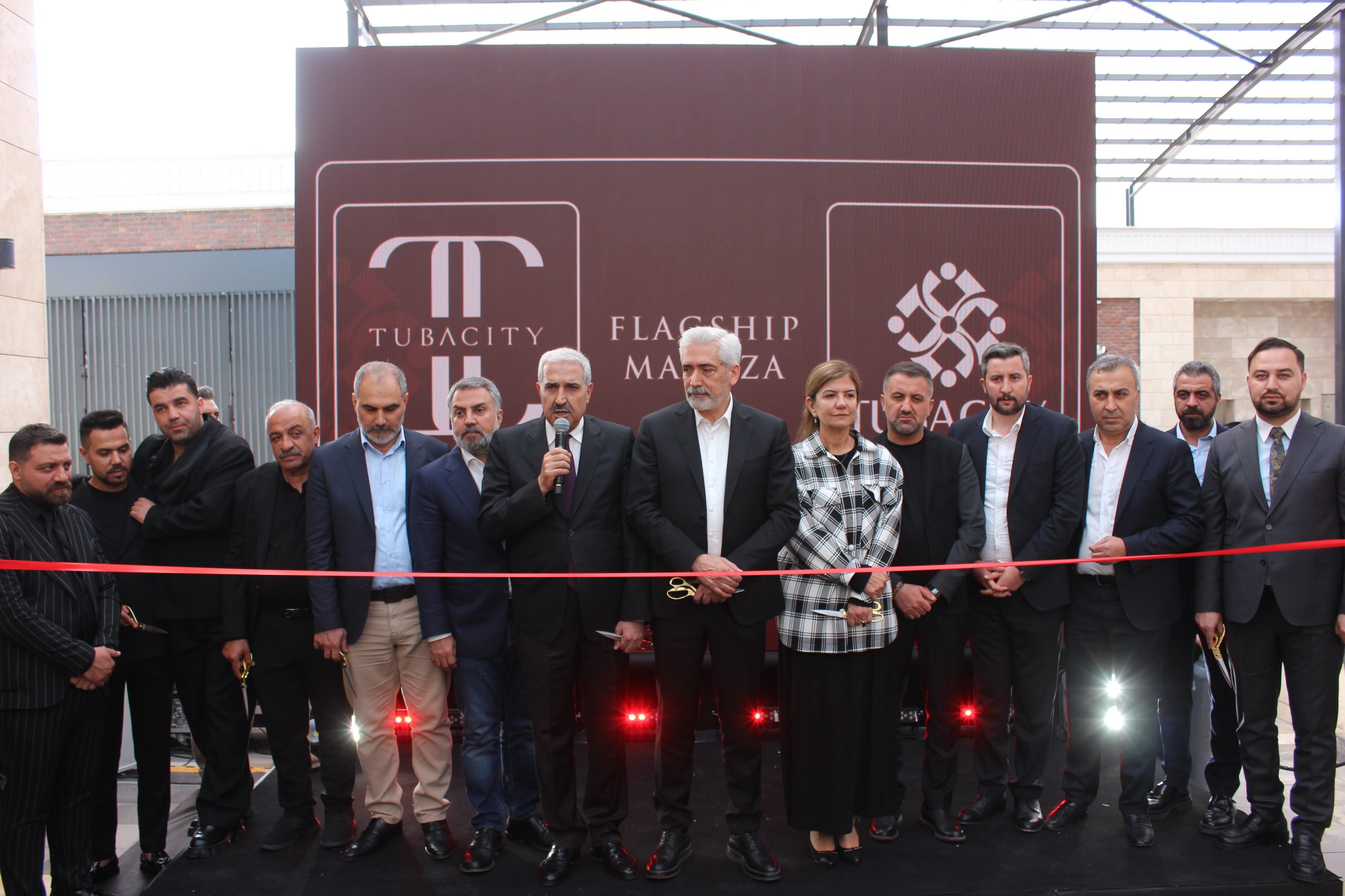 TUBACITY, Armine ve Seçil Store’ dan Wins Town AVM’ de Muhteşem Açılış
